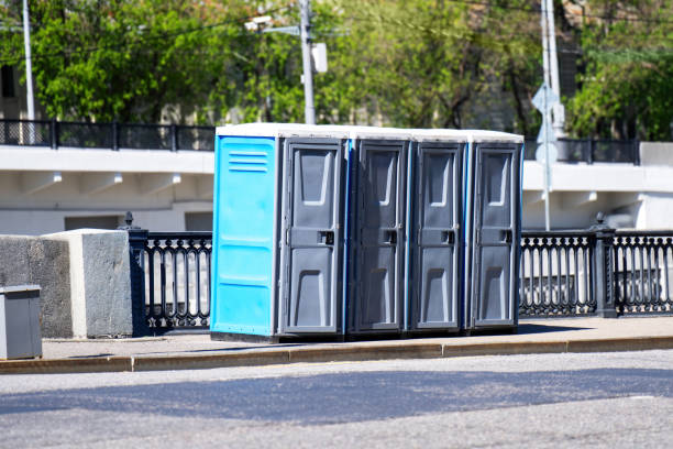 Porta potty delivery and setup in Newport East, RI